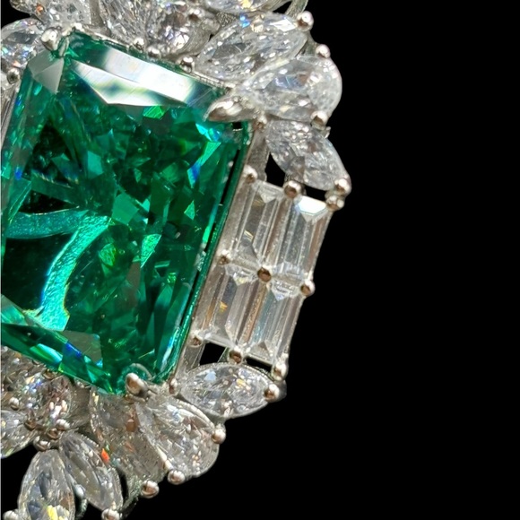 Exquisite 925 Sterling Silver Zircon Necklace - Picture 11 of 12